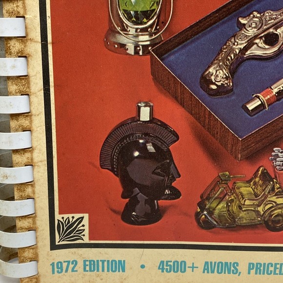 Bud Hastin's Avon Bottle Encyclopedia 1972 edition from 1886 to‎ 1972 - Picture 3 of 7
